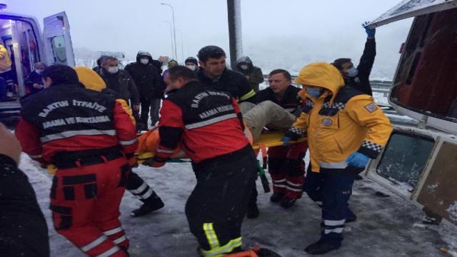 Tünel İşçilerini Taşıyan Servis Devrildi: 11 Yaralı!