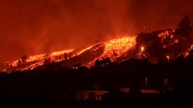 İspanya’da Yanardağ Patlaması