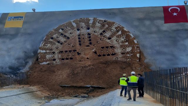 Türkiye'nin TBM İle Açılan En Büyük Çaplı Tünelinde Işık Göründü!