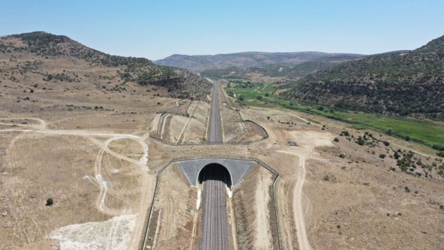 Dünyada YHT Hattı Üzerine İnşa Edilen İlk Ekolojik Köprü Türkiye'de!