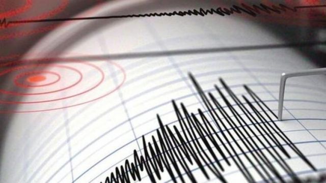 Endonezya'da 7.4'lük Deprem!