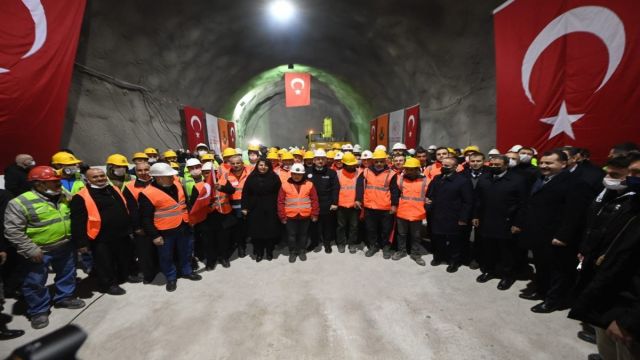 Ayvacık-Küçükkuyu Tüneli’nde Işık Görme Töreni Gerçekleştirildi!