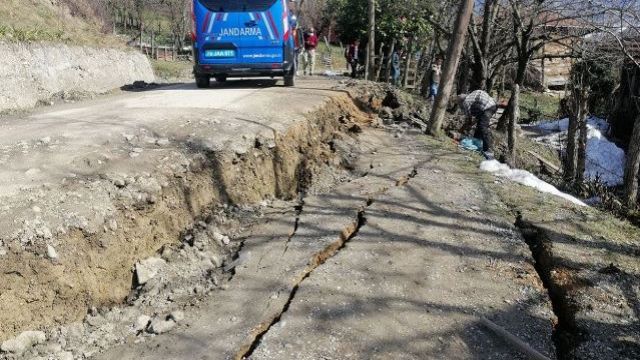 Karabük’te Heyelan: 9 Ev Boşaltıldı!