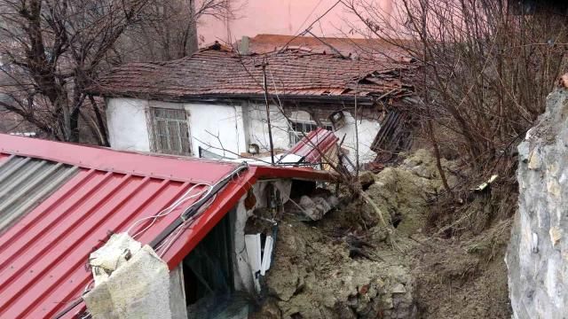 Karabük’te Heyelan: İki kişi Evde Mahsur Kaldı!