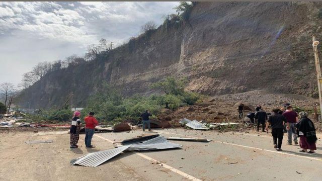 Rize'de Heyelan Nedeniyle Ardeşen - Çamlıhemşin Yolu Kapandı