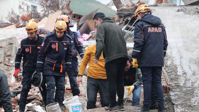 Türkiye'yi Yasa Boğan Depremde Can Kaybı Artıyor
