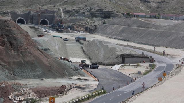 Ankara-Nallıhan Kara Yolundaki 2 Tünelde Çalışmalar Sürüyor