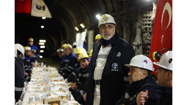 4 Aralık Dünya Madenciler Gününde Bakan Işıkhan Madencileri Ziyaret Etti