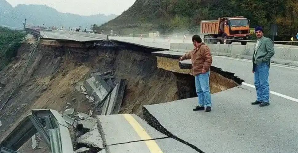 "Deprem gerçeğiyle yüzleşmeliyiz"