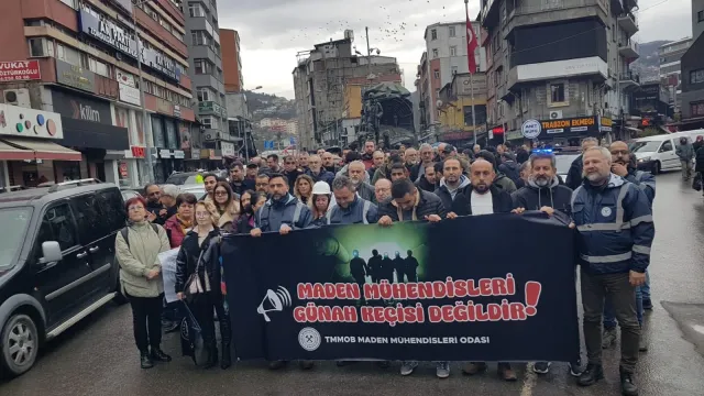 Madenci anıtı önünde basın açıklaması