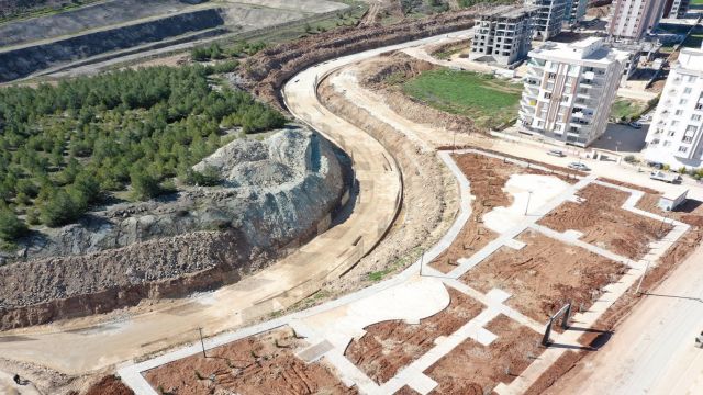 Şanlıurfa’da taşkın derelerin yapım işi devam ediyor