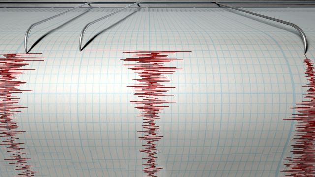 Ege Denizi'nde 5,2 büyüklüğünde şiddetli deprem!