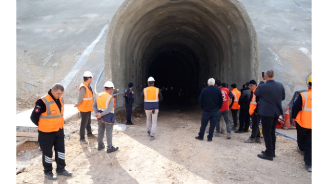 Kayseri’de Tünel İnşaatında Kaya Düşmesi Sonucu 1 İşçi Hayatını Kaybetti